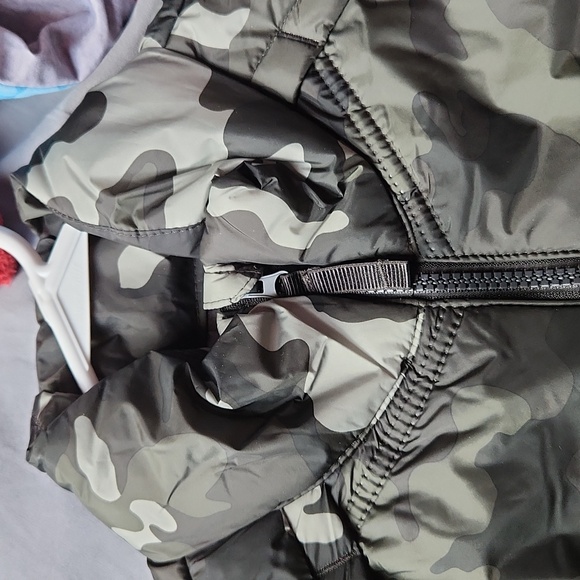 AVIA Camo Vest - Picture 6 of 11